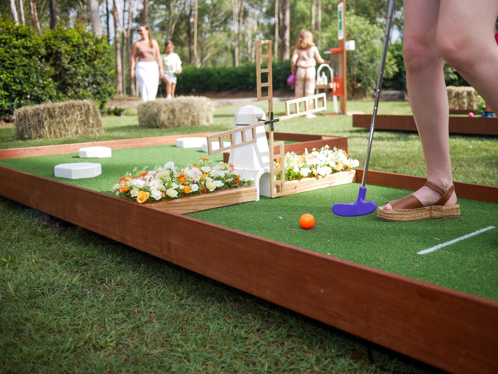 The Picture-Perfect Wedding Trend: Beautiful Mini-Golf for Your Big Day
